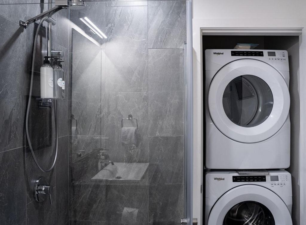 Apartament Revel In The Stoke By Revelstoke Vacations Zewnętrze zdjęcie