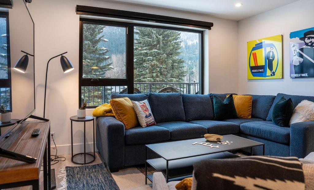 Apartament Revel In The Stoke By Revelstoke Vacations Zewnętrze zdjęcie
