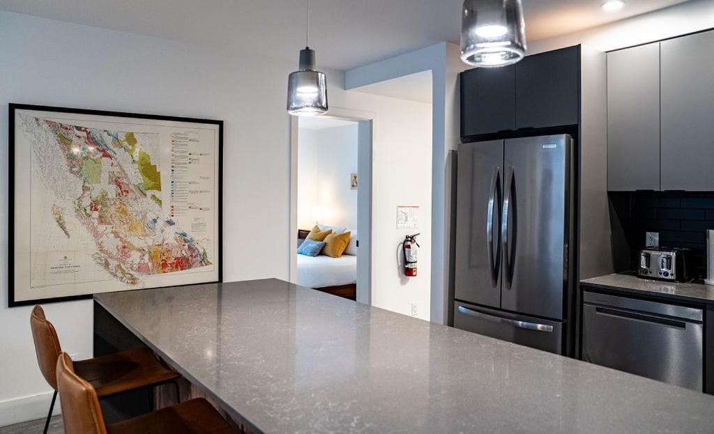 Apartament Revel In The Stoke By Revelstoke Vacations Zewnętrze zdjęcie